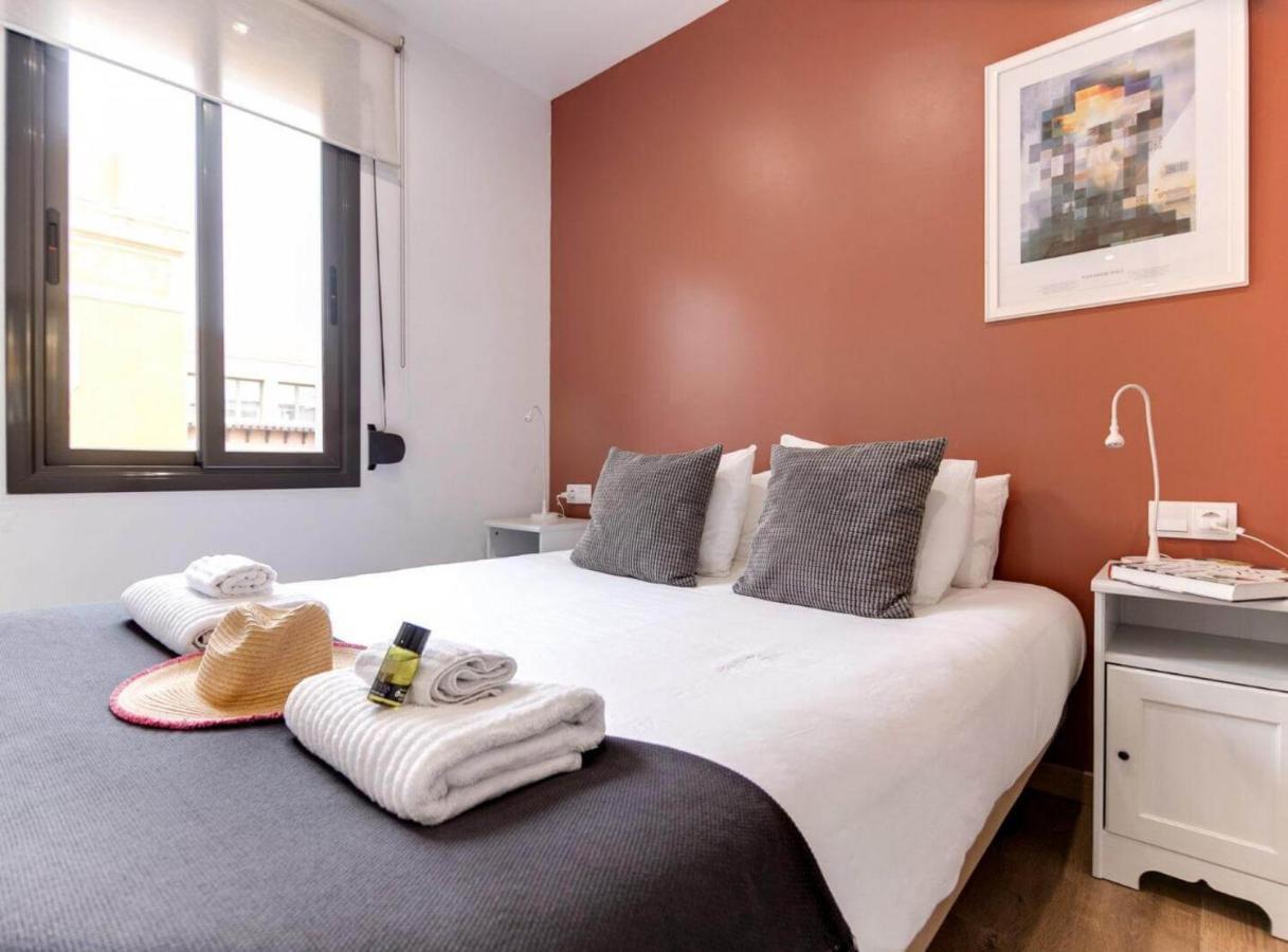 City&Beach Apartments 3 In City Center Барселона Екстериор снимка
